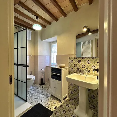 아파트 Dimore Romeo - La Dimora Del Corso Montecastrilli